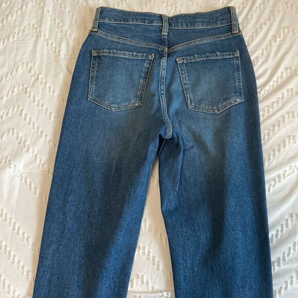 Old Navy Extra High-Waisted Button-Fly Sky-Hi Straight Cut-Off Non-Stretch Jeans - Picture 7 of 12